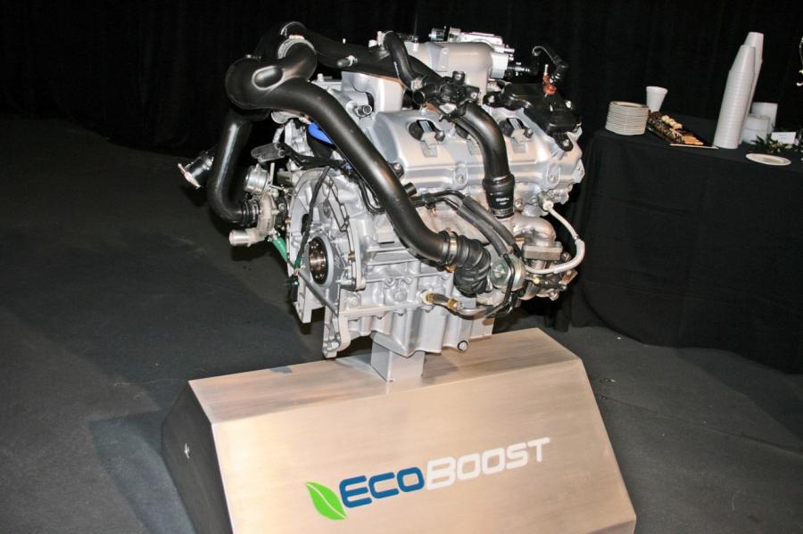  Lincoln MKS EcoBoost 2010 года  (фото 11 из 17)